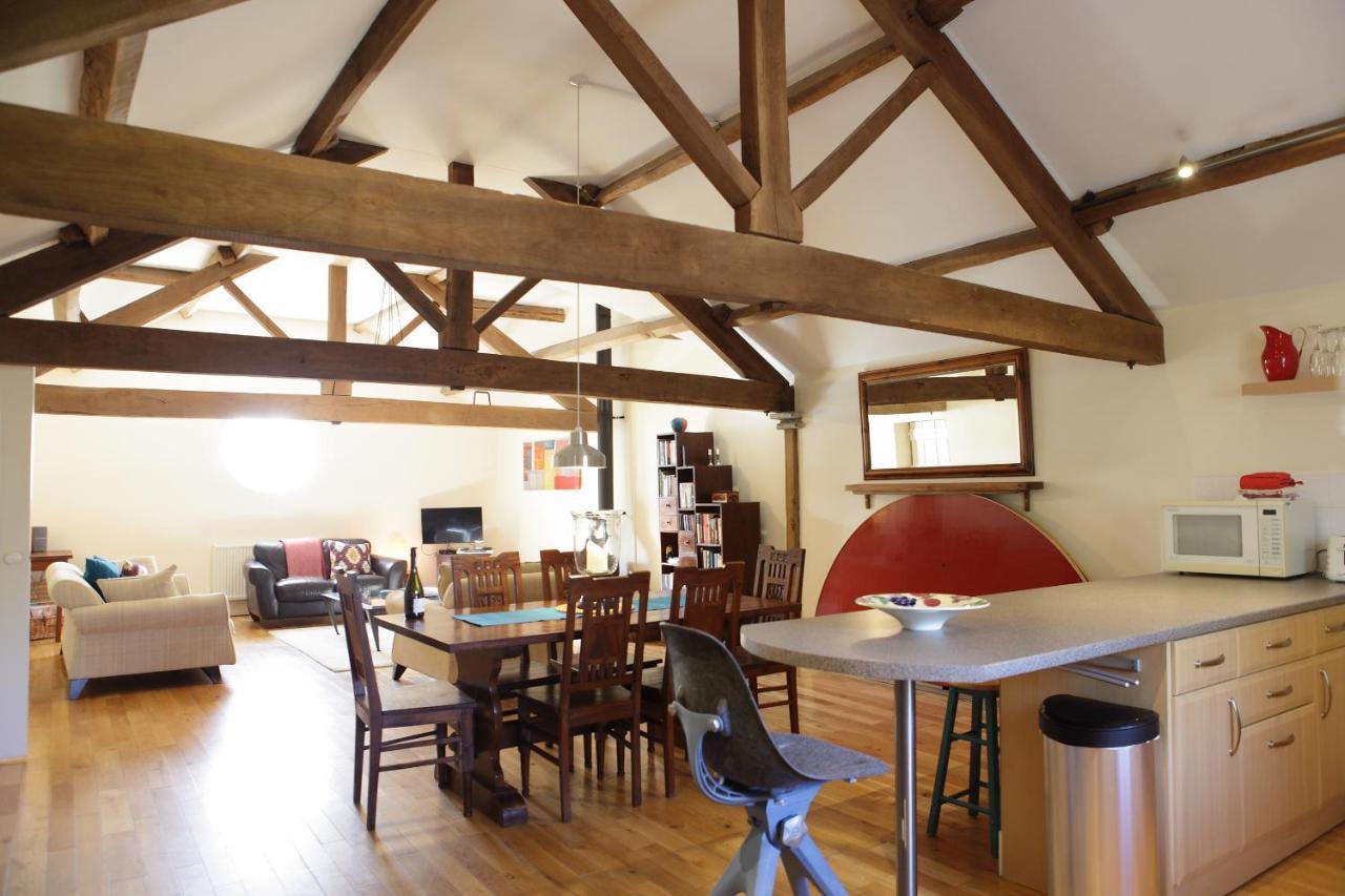 Glanhenwye Courtyard Cottages Glasbury エクステリア 写真