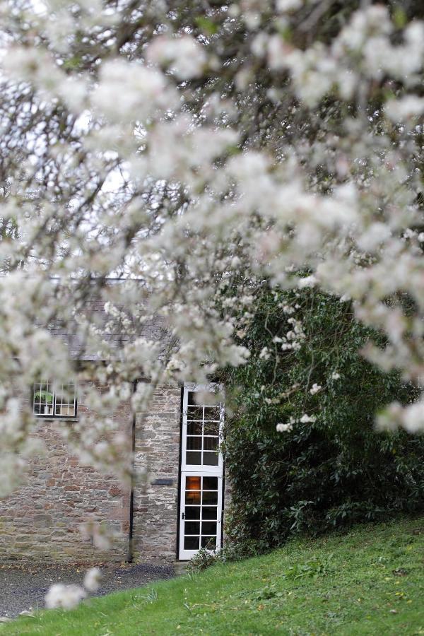 Glanhenwye Courtyard Cottages Glasbury エクステリア 写真