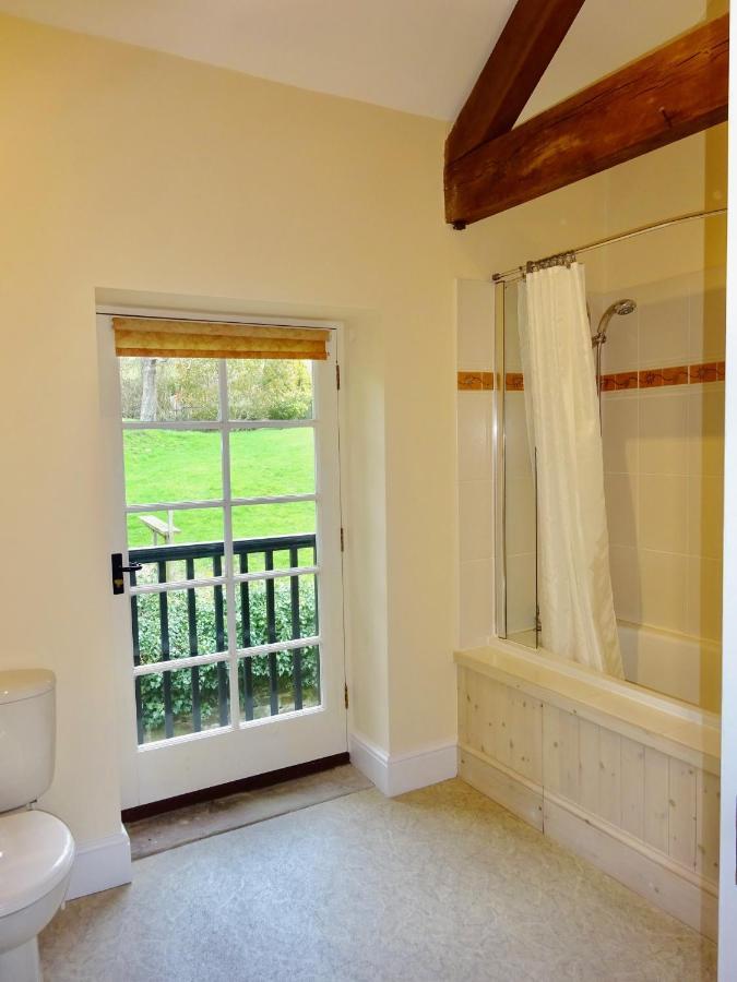 Glanhenwye Courtyard Cottages Glasbury エクステリア 写真