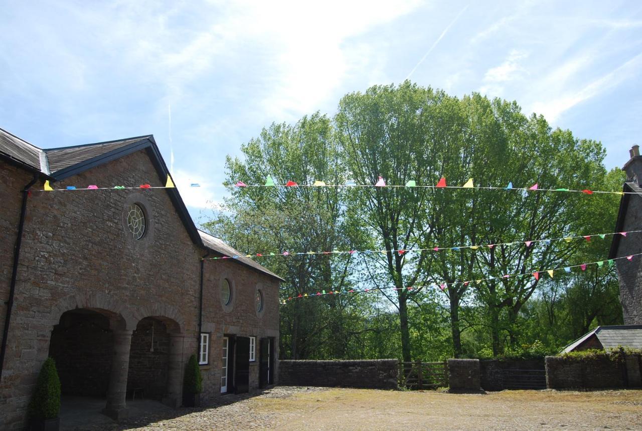 Glanhenwye Courtyard Cottages Glasbury エクステリア 写真